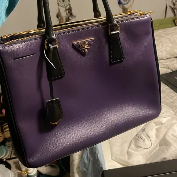 Large Prada Galleria Saffiano Leather Bag - Picture 3 of 15